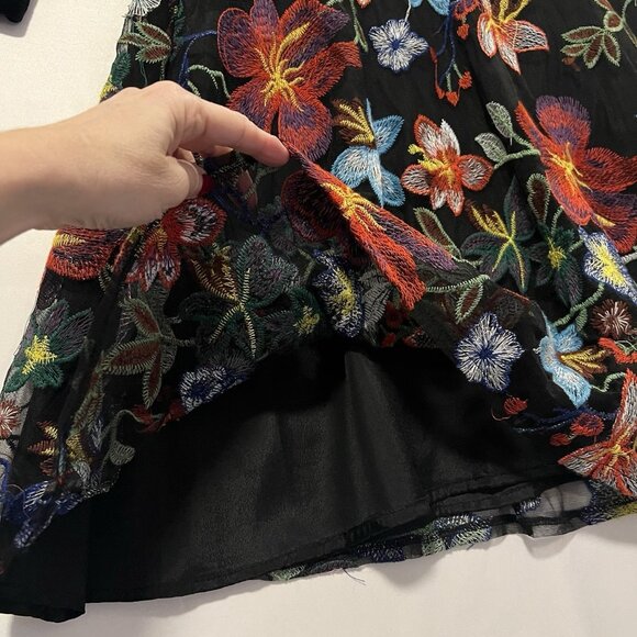 Dress Women’s Velvet Black Floral Embroidery Size Large Long Sleeves Lined Zip - Picture 10 of 12